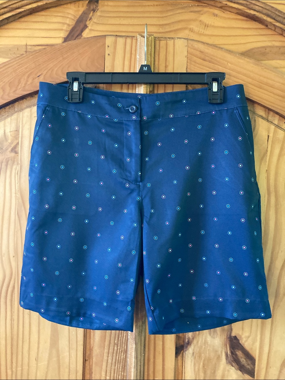 Women Greg Norman Golf blue pink flowers long shorts size 8